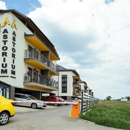 Cozy Special Pallady With Garden & Courtyard Apartament