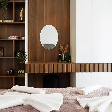 Cozy Special Pallady With Garden & Courtyard 아파트