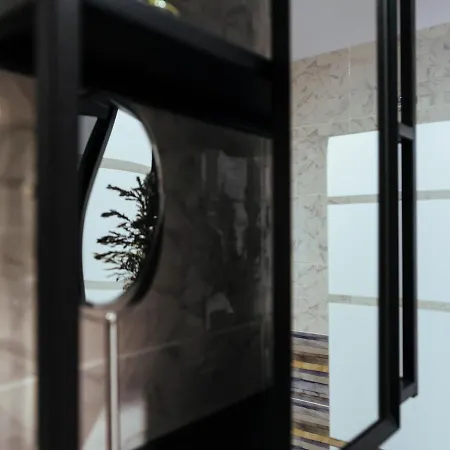 Cozy Special Pallady With Garden & Courtyard Apartament