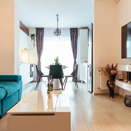 Cozy Special Pallady With Garden & Courtyard Lejlighed
