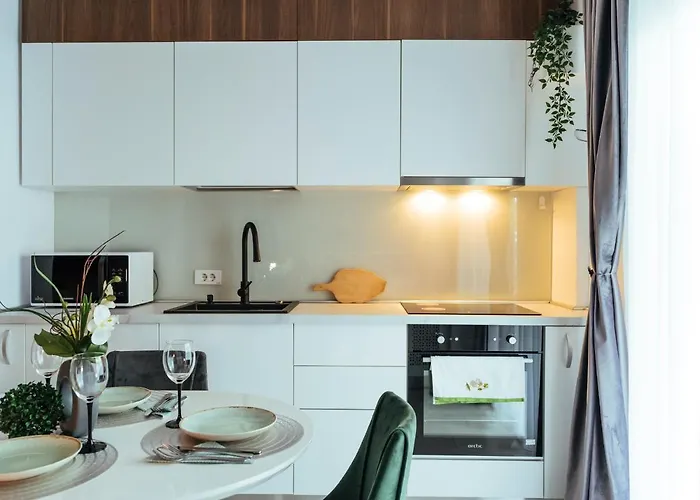 Cozy Special Pallady With Garden & Courtyard * Bükreş