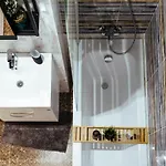 Cozy Special Pallady With Garden & Courtyard Apartment *
