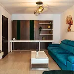 Cozy Special Pallady With Garden & Courtyard *