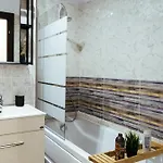 Cozy Special Pallady With Garden & Courtyard Apartment