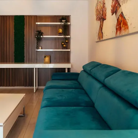 Cozy Special Pallady With Garden & Courtyard Apartment *